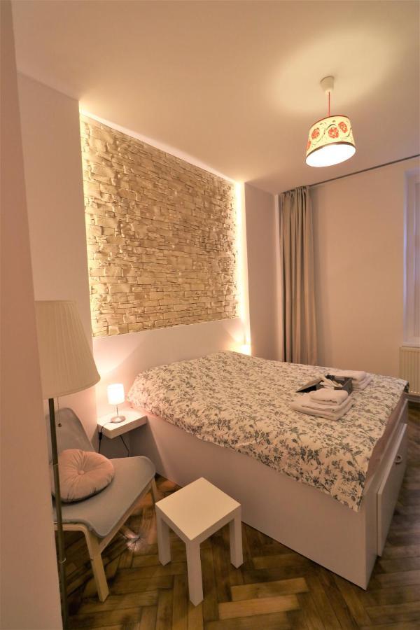 Cozy Old Town Apartment - Free Minibar Bucarest Exterior foto