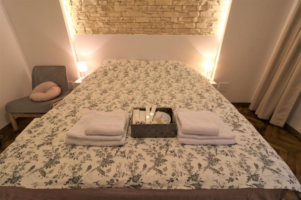 Cozy Old Town Apartment - Free Minibar Bucarest Exterior foto